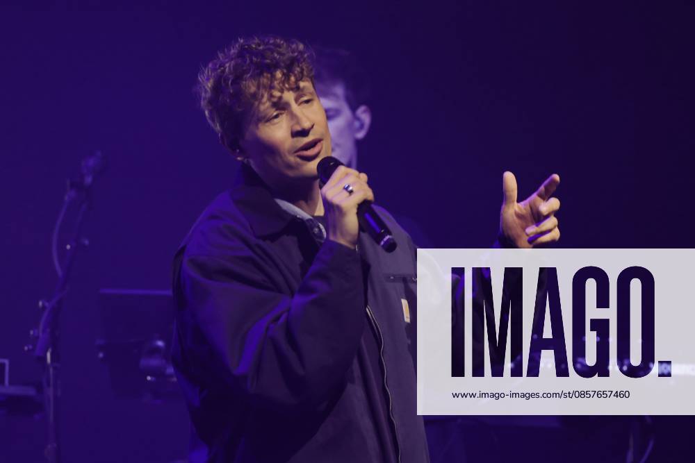 Tim Bendzko, Sänger, im Konzert live im Tempodrom, Berlin, Musik, Berlin