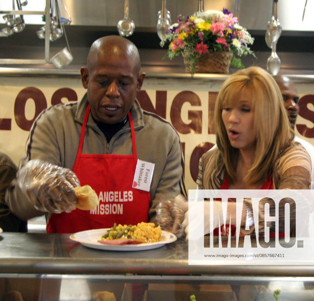 The Los Angeles Mission Serves Easter a Good Friday meal for The Homeless on Skid Row Forest Whitaker and Leeza Gibbons at The Los Angeles Mission Serves Easter a Good Friday meal for The Homeless on Skid Row, in Los Angeles, California, on April 14, 2006 Photo by Milan Ryba Hollywood California U.S.