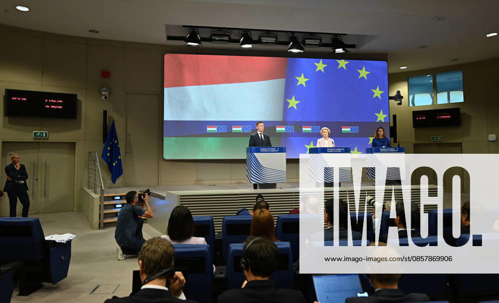 Peter Magyar - Ursula von der Leyen joint press conference in Brussels BRUSSELS, BELGIUM - MAY 29: Hungarian Prime Minister Peter Magyar and European Commission President Ursula von der Leyen hold a joint press conference in Brussels, Belgium, on May 29, 2026. Dursun Aydemir Anadolu Brussels Belgium. Editorial use only. Please get in touch for any other usage.