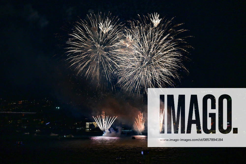 573rd anniversary of the conquest of Istanbul ISTANBUL, TURKIYE - MAY 29: A fireworks show illuminates the sky over the Bosphorus as part of the events celebrating the 573rd anniversary of the conquest of Istanbul, Turkiye, on May 29, 2026, Serhat Cagdas Anadolu Istanbul Turkey. Editorial use only. Please get in touch for any other usage.