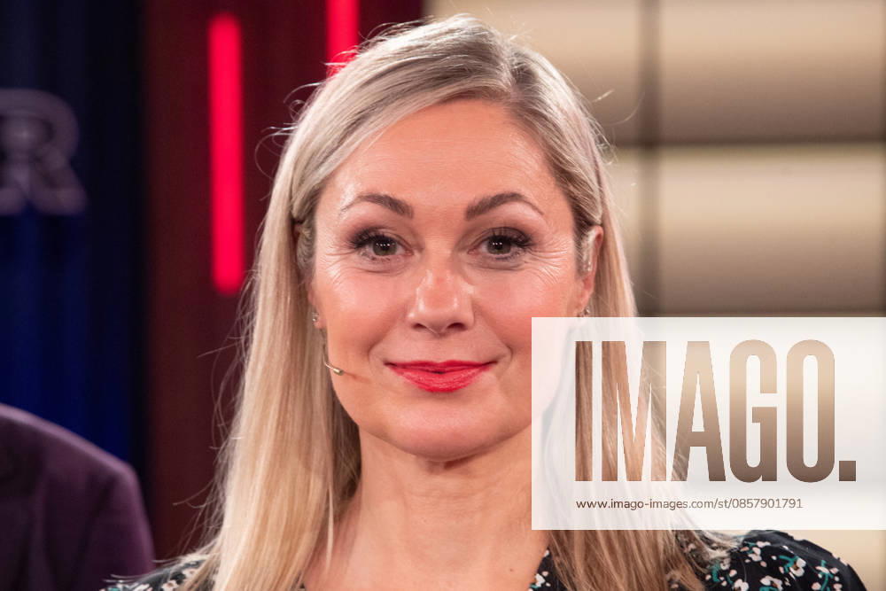 Ruth MOSCHNER, Schauspielerin, Portraet, Portrait, Porträt, Einzelbild, angeschnittenes Einzelmotiv, zu Gast in der Sendung ,,Koelner Treff,, im WDR Fernsehen