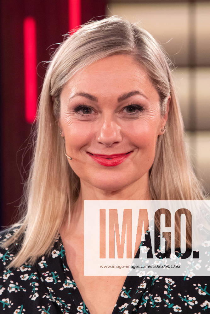Ruth MOSCHNER, Schauspielerin, Portraet, Portrait, Porträt, Einzelbild, angeschnittenes Einzelmotiv, zu Gast in der Sendung ,,Koelner Treff,, im WDR Fernsehen