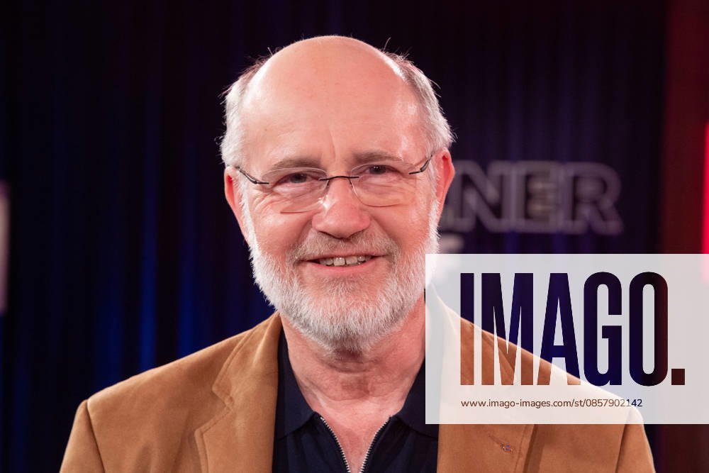 Harald LESCH, Moderator, Wissenschaftler, Portraet, Portrait, Porträt, Einzelbild, angeschnittenes Einzelmotiv, zu Gast in der Sendung ,,Koelner Treff,, im WDR Fernsehen