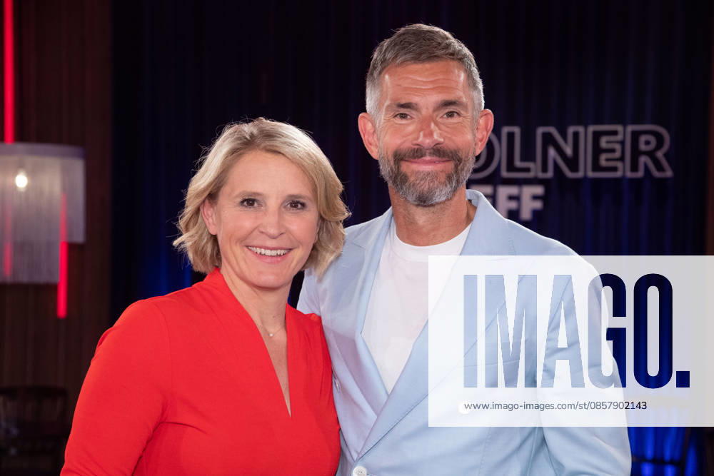 Von links: Susan LINK, Moderatorin, Micky BEISENHERZ, Moderator,, Gastgeber der Sendung ,,Koelner Treff,, im WDR Fernsehen