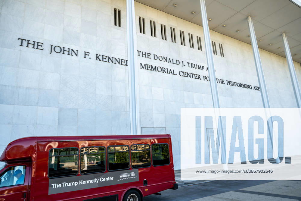 Exterior view of the John F. Kennedy Center for the Performing Arts in Washington, D.C. A federal judge ordered President DONALD TRUMP s name be removed from the building, ruling that only Congress has the authority to rename the institution. Washington United States - ZUMAk206 20260529_znp_k206_032