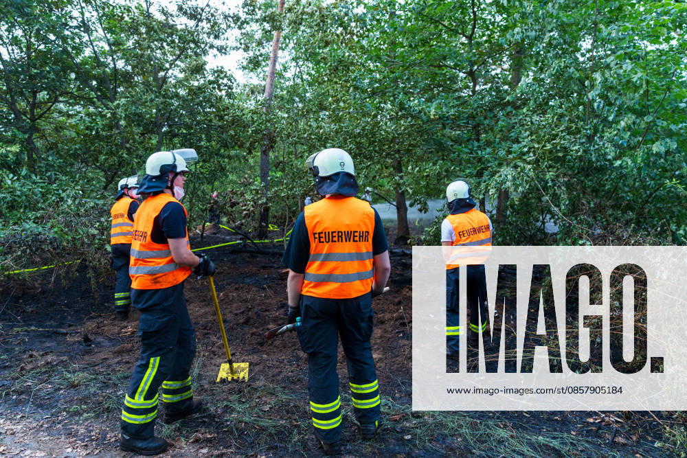 Waldbrand bei Weiterstadt Am 29.05.2026 ist in Weiterstadt-Gräfenhausen westlich der Autobahn A5 ein Waldbrand ausgebrochen. Betroffen war eine rund 900 Quadratmeter große Waldfläche zwischen der Raststätte Gräfenhausen West und dem angrenzenden Steinrodsee. 106 Einsatzkräfte mit 20 Löschfahrzeugen waren vor Ort. Die Feuerwehr brachte den Brand unter Kontrolle und verhinderte eine Ausdehnung auf angrenzende Waldbereiche. Die Nachlöscharbeiten dauerten bis in die Abendstunden an. Weiterstadt Gräfenhausen Hessen Deutschland