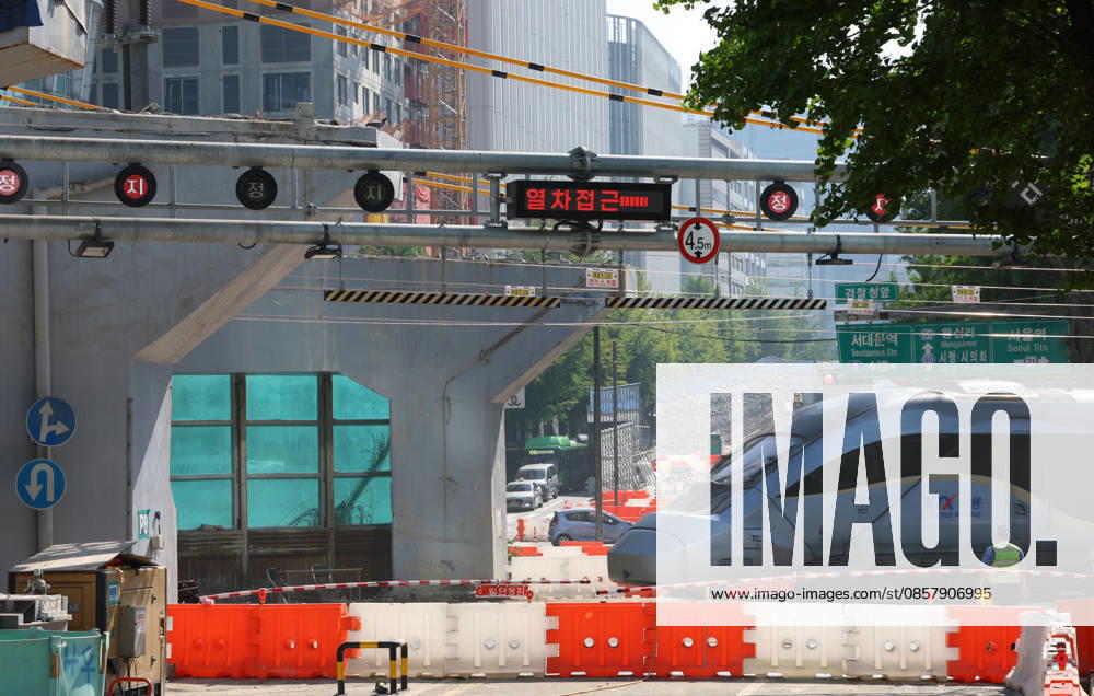 Gyeongui Line resumes operations Gyeongui Line resumes operations A train travels on the Gyeongui Line in Seoul on May 30, 2026, after resuming operations that had been halted due to the partial collapse of the Seosomun Overpass in western Seoul. (Yonhap) 2026-05-30 10:47:45 < 1980-2026 YONHAPNEWS AGENCY. .> ¼­¿ïÆ¯º°½Ã