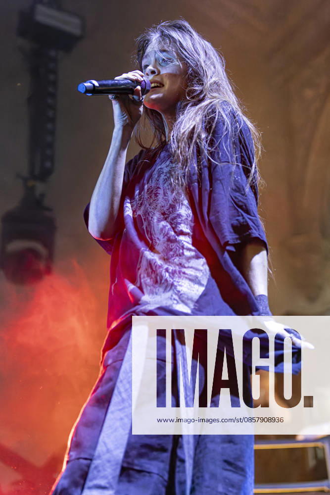 Sofia Isella performs at Manchester Albert Hall Sofia Isella performs at Albert Hall, Manchester, England, 29th May 2026, Credit:Mike Gray MIKE GRAY - B4227 Avalon