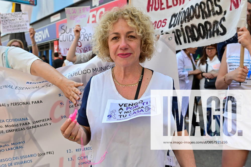 Home Care Service (SAD) workers take part in a protest at Puerta del Sol in Madrid, Spain. Participants gathered to demonstrate and express their demands regarding the Home Care Service sector. Madrid SPAIN - ZUMAz108 20260530_znp_z108_028