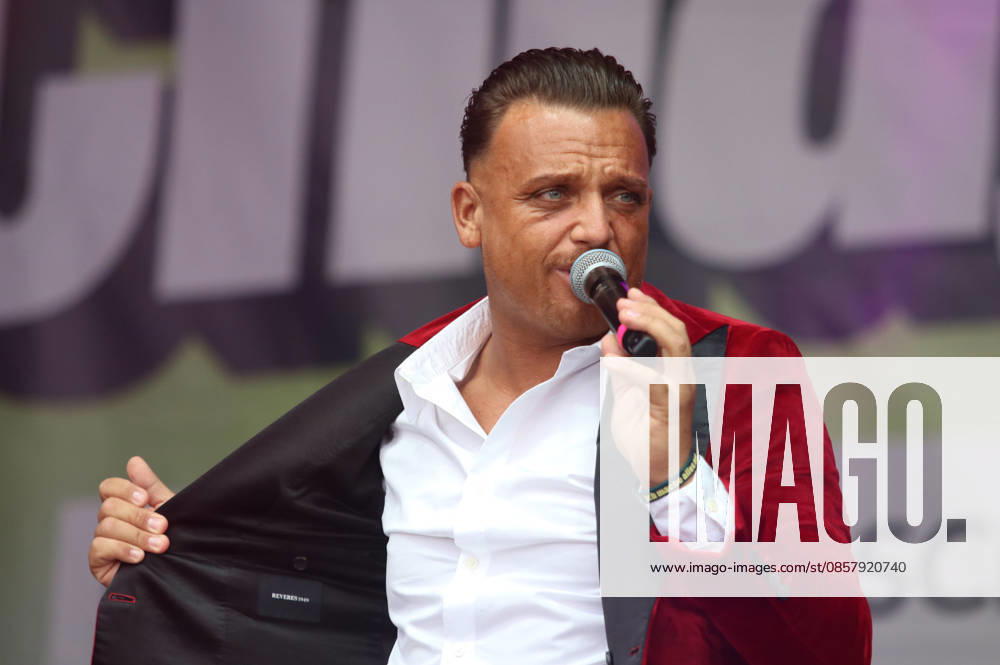 Menowin Fröhlich beim SchlagerOlymp 2026 Auftritt beim Schlagerfestival am 30.05.2026 auf dem Zentralen Festplatz in Berlin.