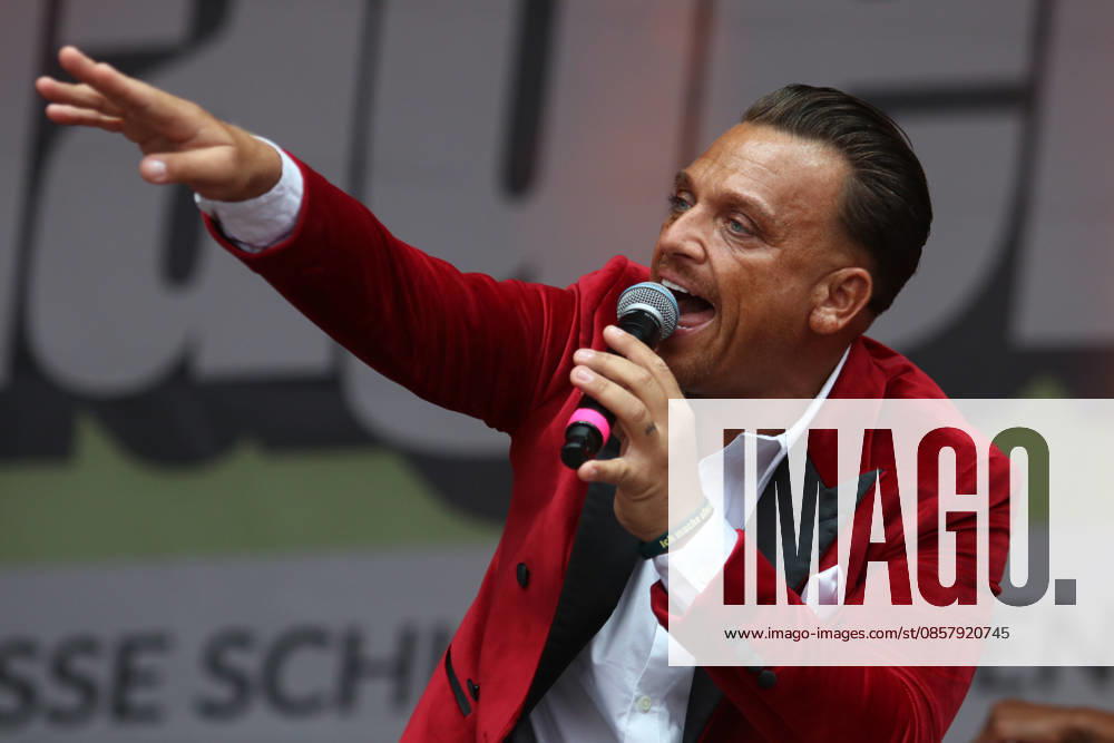 Menowin Fröhlich beim SchlagerOlymp 2026 Auftritt beim Schlagerfestival am 30.05.2026 auf dem Zentralen Festplatz in Berlin.
