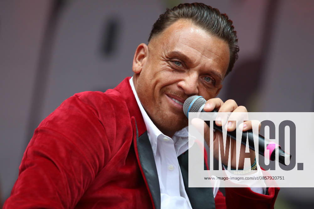 Menowin Fröhlich beim SchlagerOlymp 2026 Auftritt beim Schlagerfestival am 30.05.2026 auf dem Zentralen Festplatz in Berlin.