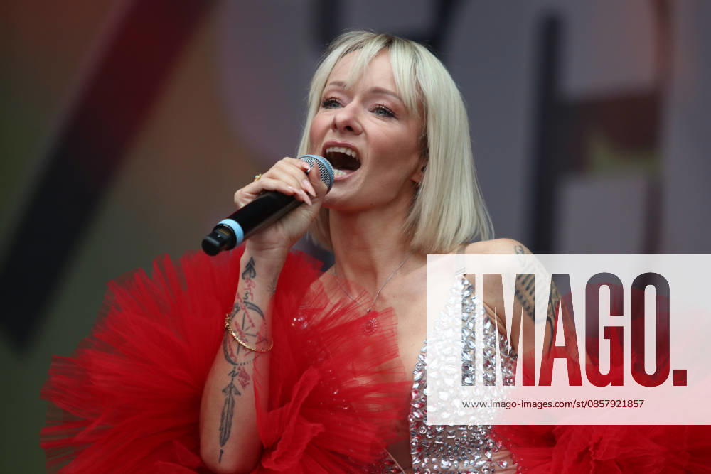Christin Stark beim SchlagerOlymp 2026 Auftritt beim Schlagerfestival am 30.05.2026 auf dem Zentralen Festplatz in Berlin.