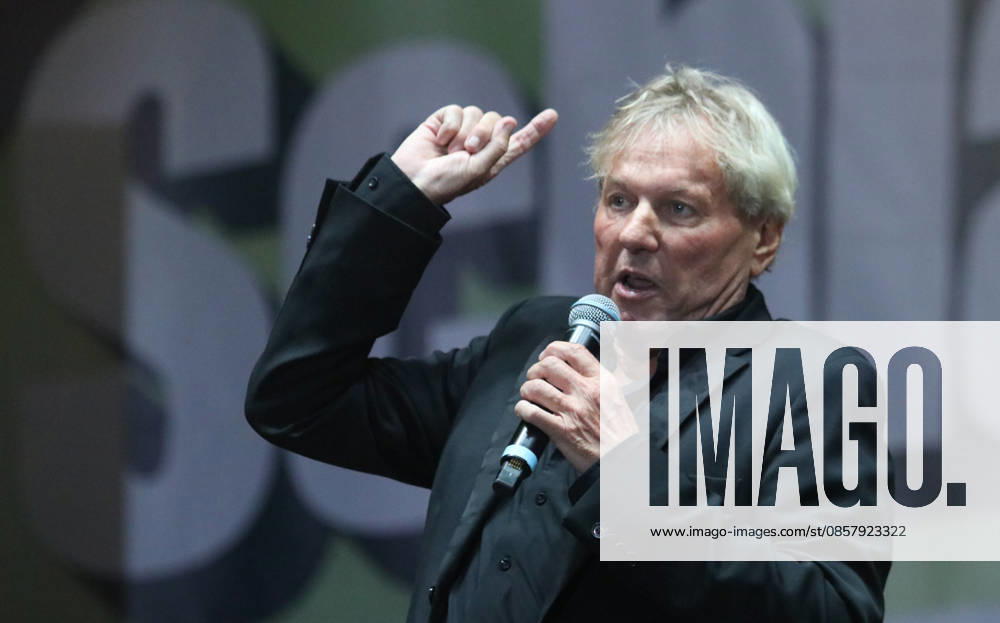 Bernhard Brink beim SchlagerOlymp 2026 Auftritt beim Schlagerfestival am 30.05.2026 auf dem Zentralen Festplatz in Berlin.