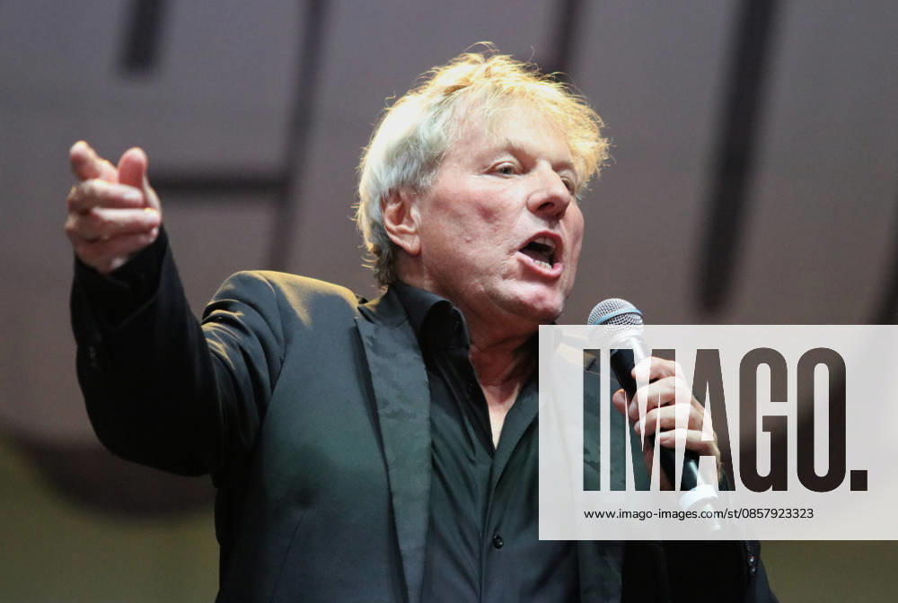 Bernhard Brink beim SchlagerOlymp 2026 Auftritt beim Schlagerfestival am 30.05.2026 auf dem Zentralen Festplatz in Berlin.