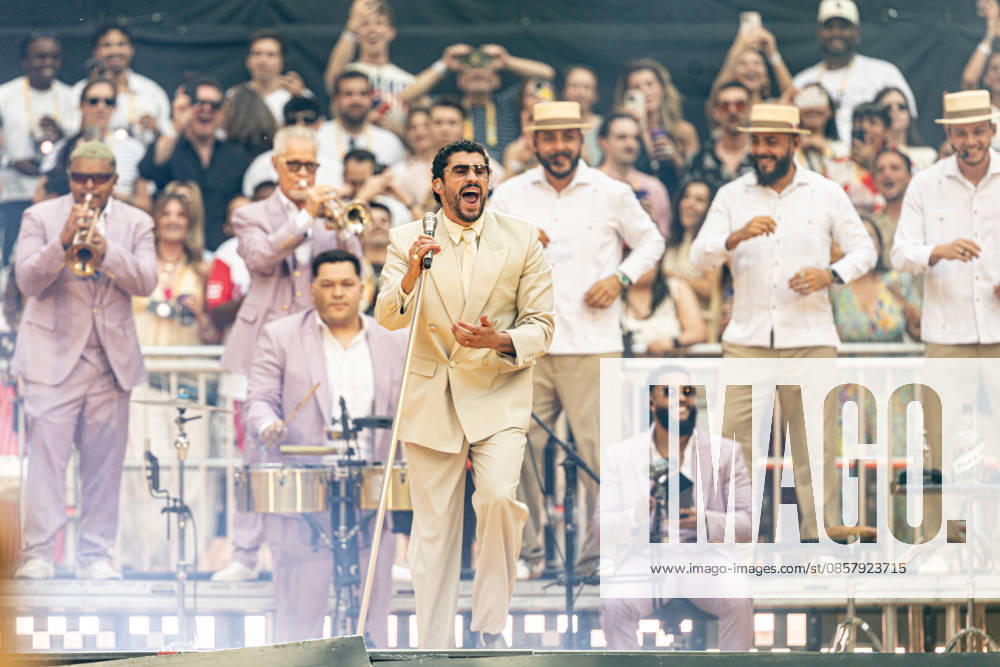 Bad Bunny performs at the Metropolitano Madrid Singer Bad Bunny performs during a concert at the Riyadh Air Metropolitano on May 30, 2026, in Madrid Spain The Puerto Rican artist will perform ten concerts in the capital between May 30 and June 15 as part of his DeBÍ TiRAR MáS FOToS World Tour 30 MAY 2026 CONCERT MUSIC PUERTO RICO PUERTORRICAN SINGER DTMF TOUR WORLD TOUR Madrid Madrid Spain