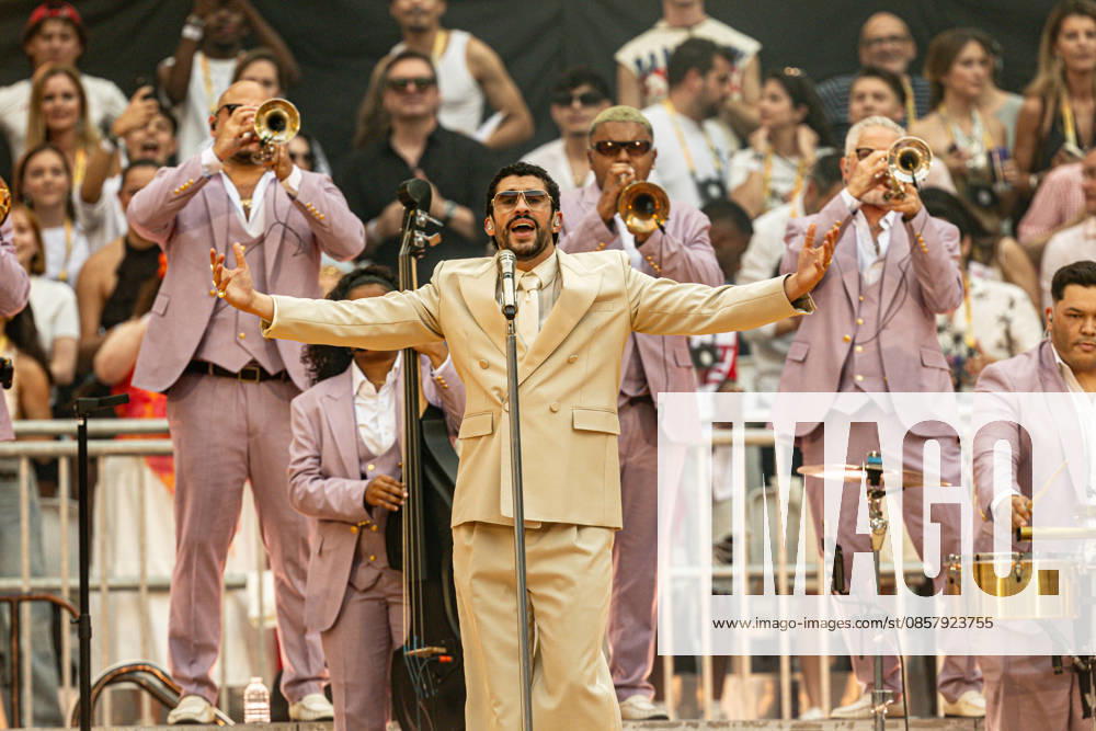 Bad Bunny performs at the Metropolitano Madrid Singer Bad Bunny performs during a concert at the Riyadh Air Metropolitano on May 30, 2026, in Madrid Spain The Puerto Rican artist will perform ten concerts in the capital between May 30 and June 15 as part of his DeBÍ TiRAR MáS FOToS World Tour 30 MAY 2026 CONCERT MUSIC PUERTO RICO PUERTORRICAN SINGER DTMF TOUR WORLD TOUR Madrid Madrid Spain