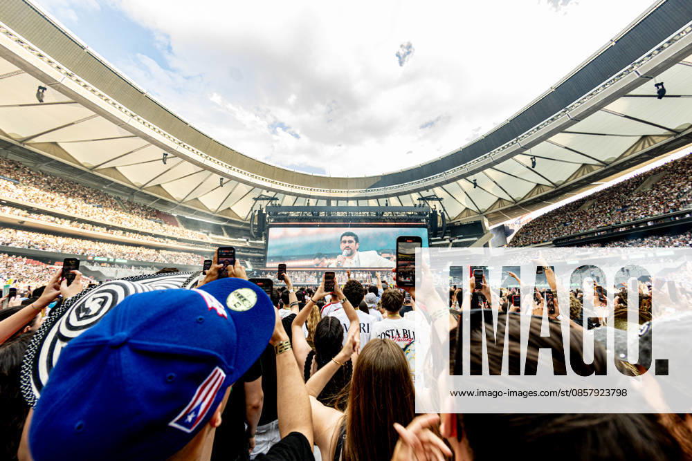 Bad Bunny performs at the Metropolitano Madrid Hundreds of people during a concert by singer Bad Bunny, at the Riyadh Air Metropolitano, on May 30, 2026, in Madrid Spain The Puerto Rican artist will perform ten concerts in the capital between May 30 and June 15 as part of his DeBÍ TiRAR MáS FOToS World Tour 30 MAY 2026 CONCERT MUSIC PUERTO RICO PUERTO RICO PUERTORRIQUEÑO SINGER DTMF TOUR WORLD TOUR Madrid Madrid Madrid Espana