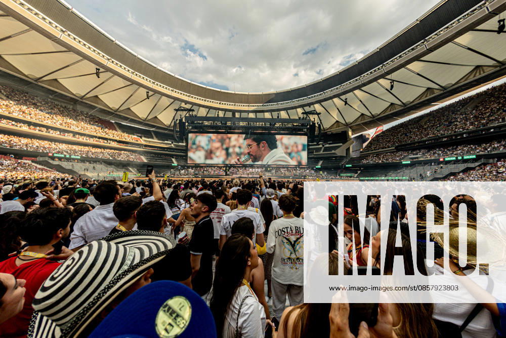 Bad Bunny performs at the Metropolitano Madrid Hundreds of people during a concert by singer Bad Bunny, at the Riyadh Air Metropolitano, on May 30, 2026, in Madrid Spain The Puerto Rican artist will perform ten concerts in the capital between May 30 and June 15 as part of his DeBÍ TiRAR MáS FOToS World Tour 30 MAY 2026 CONCERT MUSIC PUERTO RICO PUERTO RICO PUERTORRIQUEÑO SINGER DTMF TOUR WORLD TOUR Madrid Madrid Madrid Espana