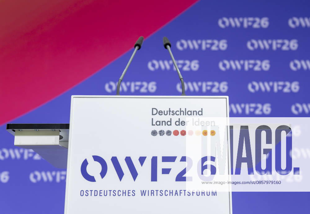 OWF26 EUR, Deutschland, Berlin, 31.05.2026: Warten auf Dietmar Woidke (SPD), Ministerpräsident des Landes Brandenburg Elisabeth Kaiser (SPD), Staatsministerin und Beauftragte der Bundesregierung für Ostdeutschland zur Konferenz des Ostdeutschen Wirtschaftsforum unter dem Leitgedanken Eine neue (Un)Ordnung, welche Rolle spielt Deutschland und Europa im globalen Systemwettbewerb? Ostdeutschland steht dabei im Mittelpunkt als Region. Die Transformation im Gespräch zwischen Politik, Wirtschaft und Gesellschaft