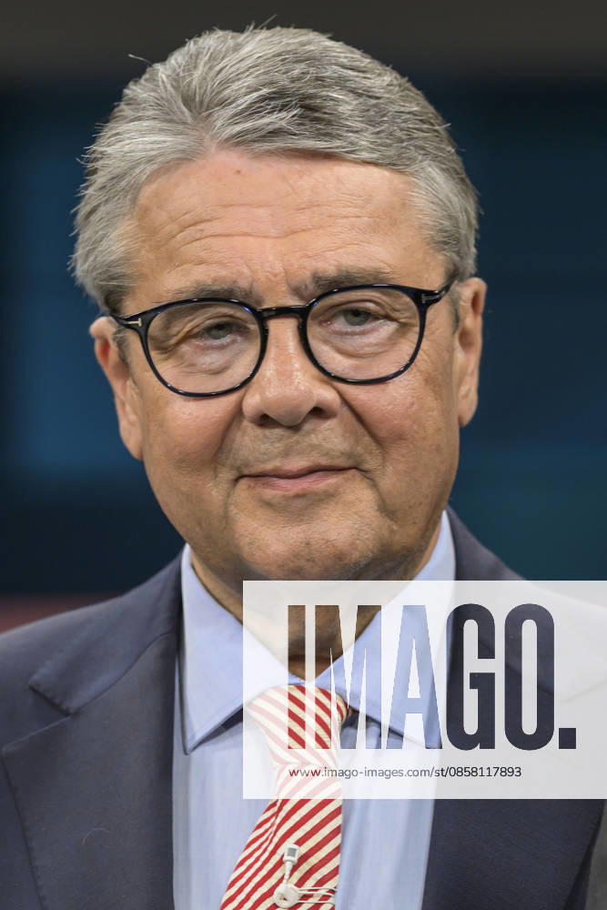 Im Bild v.l.: Sigmar Gabriel (SPD): ehemaliger Parteivorsitzender und Vizekanzler, GER, Berlin, hart aber fair - Polittalk, TV, Format, mit Moderator - Louis Klamroth, Das Erste, 01.06.2026,