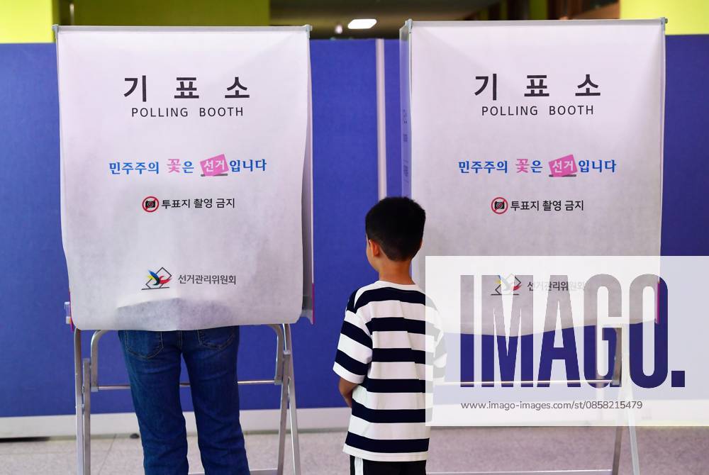 South Korea holds nationwide local elections Voters cast their ballots at a polling station set up in a high school during South Korea s 9th Nationwide Local Elections and National Assembly by-elections in Seoul, South Korea, June 3, 2026. Voting got underway at more than 14,200 polling stations across the country. Seoul South Korea