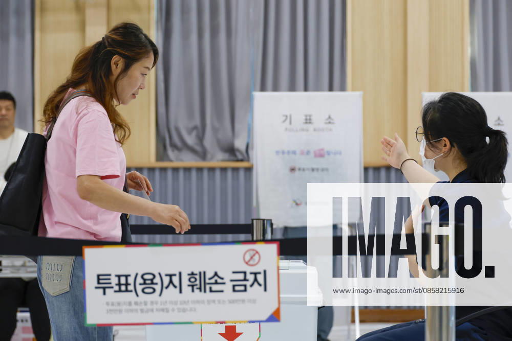 South Korea holds nationwide local elections South Korean voters cast their ballots in the 9th nationwide simultaneous local elections at a polling station in Seoul, South Korea, June 3, 2026. The elections, held every four years, saw more than 44.6 million eligible voters choose mayors, governors, local council members and education superintendents across the country. Seoul South Korea