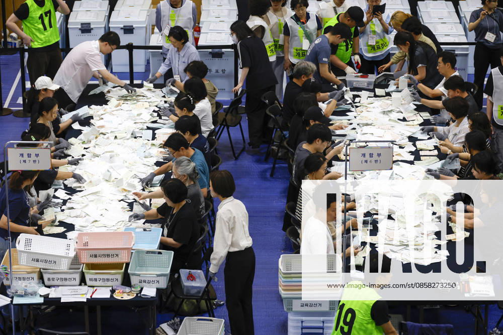 Nationwide local election vote count begins in South Korea Election officials sort ballots transferred from polling stations for the 9th National Simultaneous Local Elections at a vote-counting center in Seoul, South Korea, on June 03, 2026. Seoul South Korea
