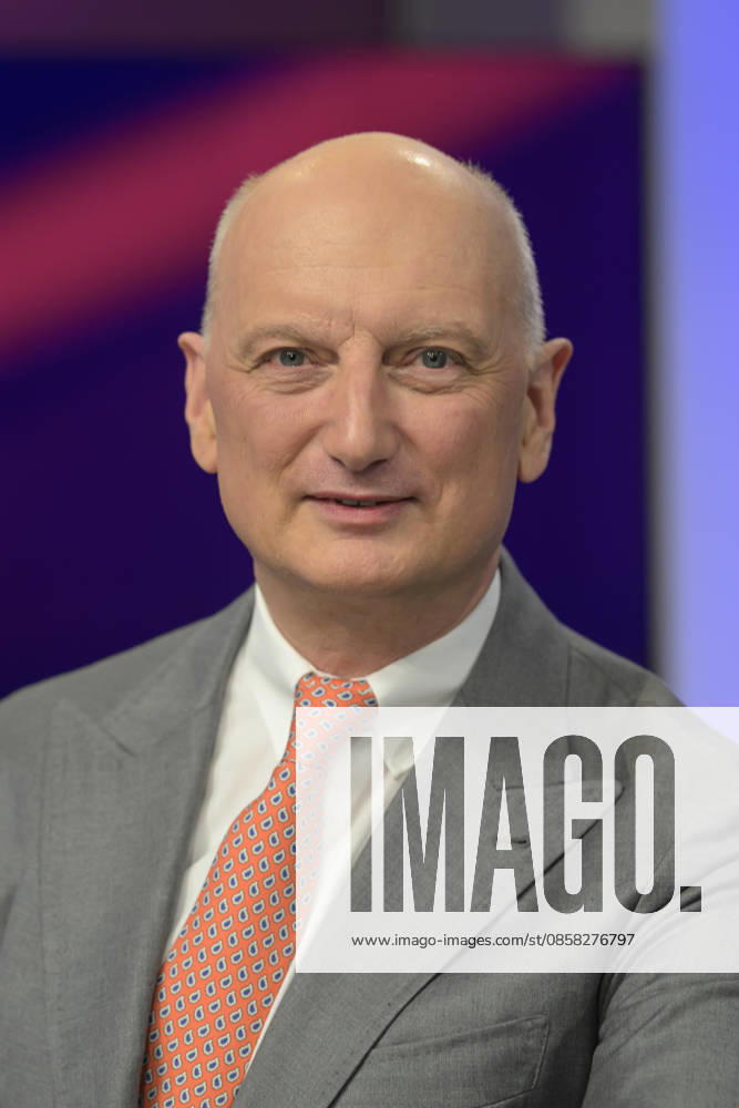 V.l.: Nikolas Stihl (Aufsichtsratschef der Firma Stihl), GER, Berlin, Studio, zu Gast bei Maischberger, politische Talkshow, TV, Format, mit Moderatorin Sandra Maischberger, Das Erste, aus Adlershof Am Studio 20, 03.06. 2026,
