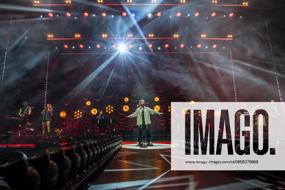 Calum Scott tritt am 3. Juni 2026 im Rahmen seiner The Avenoir Tour in der QUARTERBACK Immobilien ARENA in Leipzig auf. Rund 4.500 Zuschauer verfolgten das Konzert des britischen Sängers und Songwriters, der unter anderem die Hits You Are The Reason, Dancing On My Own, Biblical und No Matter What sowie aktuelle Songs seines neuen Albums präsentierte. Bekannt wurde Scott 2015 durch seine Teilnahme an der britischen Castingshow Britains Got Talent, wo er mit seiner Interpretation von Dancing On My Own den Golden Buzzer erhielt und international Aufmerksamkeit erlangte. Calum Scott Leipzig