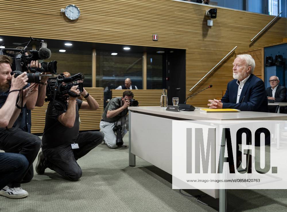 THE HAGUE - Jaap van Dissel, former director of the RIVM, during day four of the public hearings of the parliamentary inquiry committee into the coronavirus policy. REMKO DE WAAL ANP netherlands out - belgium out