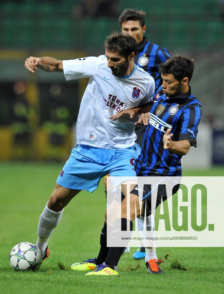 Halil Altintop Trabzonspor, Mauro Zarate Inter Milano 14 9 2011 Stadio Giuseppe Meazza 2011 2012 UEFA Champions League Football Calcio - Inter Mailand Vs Trabzonspor - allexsabba