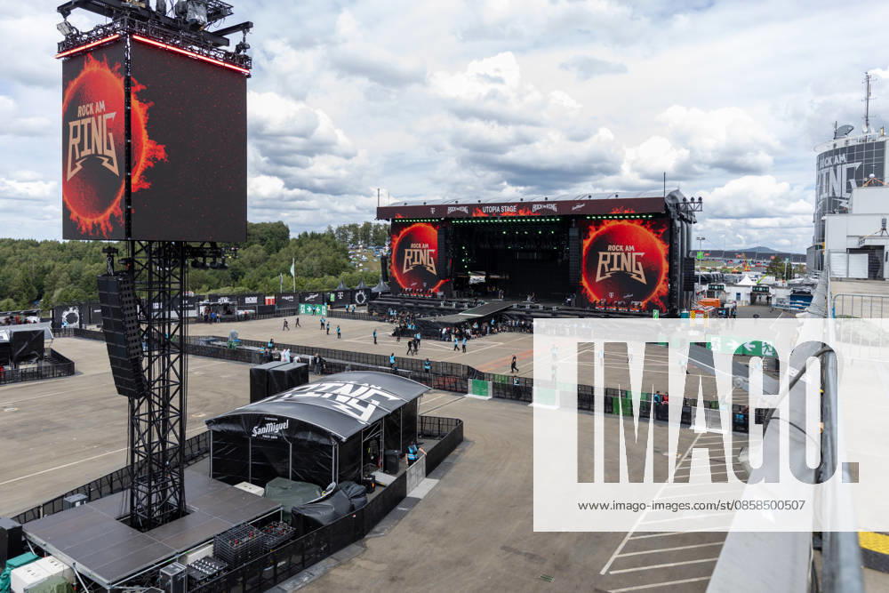 Rock am Ring 2026 - - 06.06.26 Einlasszeit. Das noch leere Infield vor der Utopia Stage füllt sich langsam - Zweiter Festivaltag am Samstag, 06.06.2026, bei Rock am Ring 2026 am Nürburgring in der Eifel. Das dreitägige Musikfestival findet vom 5. bis 7. Juni 2026 statt und gehört zu den größten Open-Air-Festivals Deutschlands. Nürburg Nürburgring Rheinland-Pfalz Deutschland