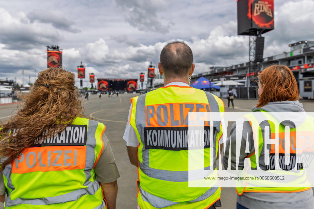 Rock am Ring 2026 - - 06.06.26 Einlasszeit. Das Gelände füllt sich. Das Kommunikationsteam der Polizei füllt sich - Zweiter Festivaltag am Samstag, 06.06.2026, bei Rock am Ring 2026 am Nürburgring in der Eifel. Das dreitägige Musikfestival findet vom 5. bis 7. Juni 2026 statt und gehört zu den größten Open-Air-Festivals Deutschlands. Nürburg Nürburgring Rheinland-Pfalz Deutschland