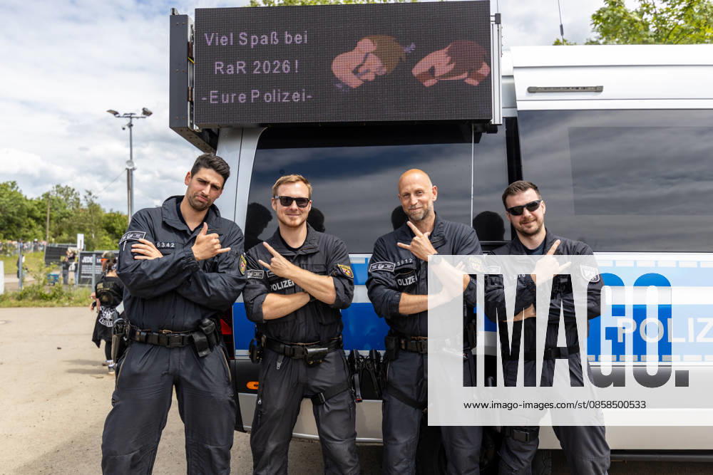 Rock am Ring 2026 - - 06.06.26 Die Polzei ist vor Ort und wünscht den Besuchern viel Spaß - Zweiter Festivaltag am Samstag, 06.06.2026, bei Rock am Ring 2026 am Nürburgring in der Eifel. Das dreitägige Musikfestival findet vom 5. bis 7. Juni 2026 statt und gehört zu den größten Open-Air-Festivals Deutschlands. Nürburg Nürburgring Rheinland-Pfalz Deutschland