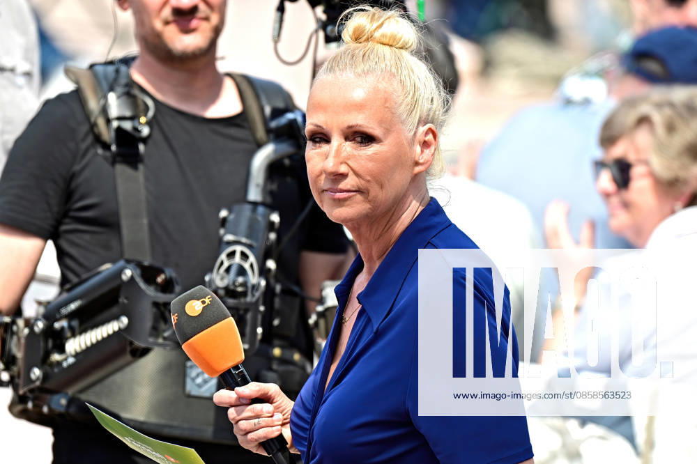 ZDF - Fernsehgarten. Moderatorin Andrea Kiwi Kiewel während der ZDF - Unterhaltungsshow Fernsehgarten am 07.06.2026 in Mainz. 20260607MWI128581