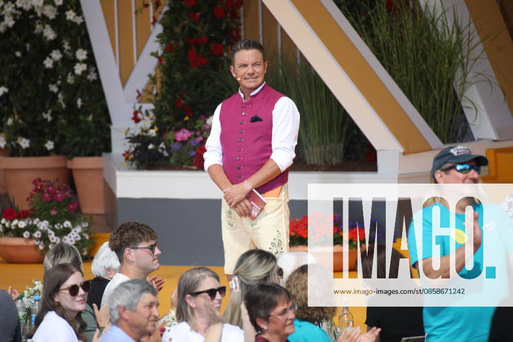 Stefan Mross in der ARD TV-Show Immer wieder sonntags im Europa-Park. Rust