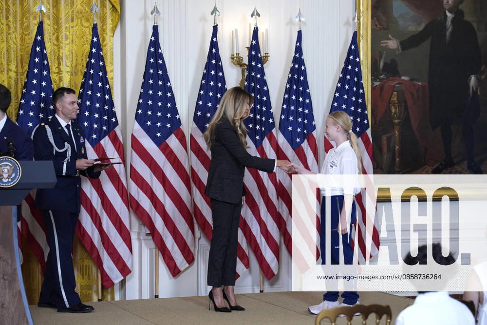 Melania Trump on AI champions awards - Washington US First lady Melania Trump participates in the Presidential Artificial Intelligence Challenge National Champion Awards Ceremony in the East Room at the White House in Washington on June 9, 2026. Photo by Yuri Gripas ABACAPRESS.COM Washington DC United States