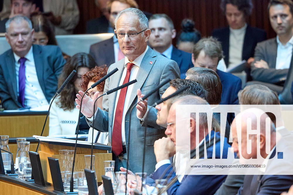 - Wien 09.06.2026 - Budgetrede Österreichisches Parlament - Der Nationalrat trat heute im Hohen Haus zu einer regluären Nationalratssitzung zusammen. Haupthema war die Budetrede des Finanzministers - PHOTO: Finanzminister Markus Marterbauer (SPÖ) auf der Regierungsbank im Plenarsaal bei seiner zweiten Budgetrede. Vienna (AUSTRIA) - Austrian Parliament National Council session - The National Council met today in Parliament for a regular National Council session. The topic of the plenary session was the Budget Speech by the Austrian Minister of Finance. Budget, Finanzen, Staatsfinanzen, Geld, Steuern, Ausgaben, Einnahmen, Regierung, echtes Dopelbudet 2027 28 , 2028, Schulden, Nationalratssitzung, Nationalrat SItzung Budgetrede