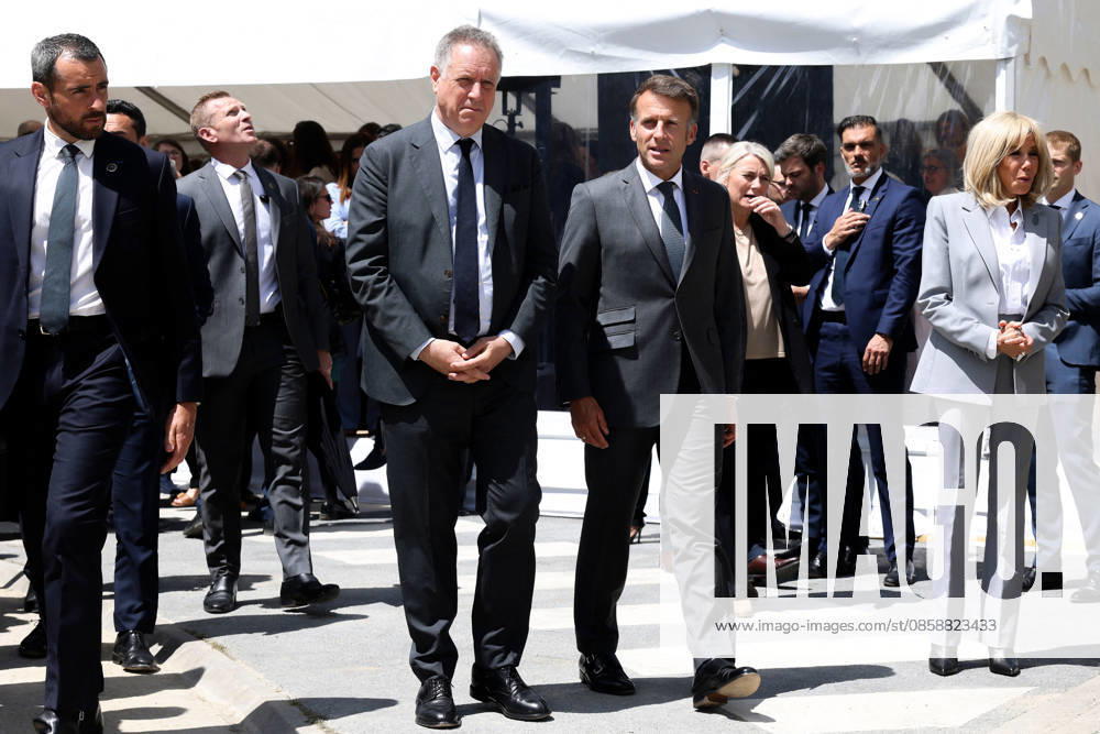 Emmanuel Macron and Brigitte Macron Visit the Robert-Debre Hospital - Paris French President Emmanuel Macron and his wife Brigitte Macron arrive to attend the foundation stone laying ceremony for the Child Brain Institute (ICE - Institut Robert-Debre du Cerveau de l’Enfant) at the Robert-Debre Hospital in Paris on June 10, 2026. Photo by Stephane Lemouton Pool ABACAPRESS.COM Paris France