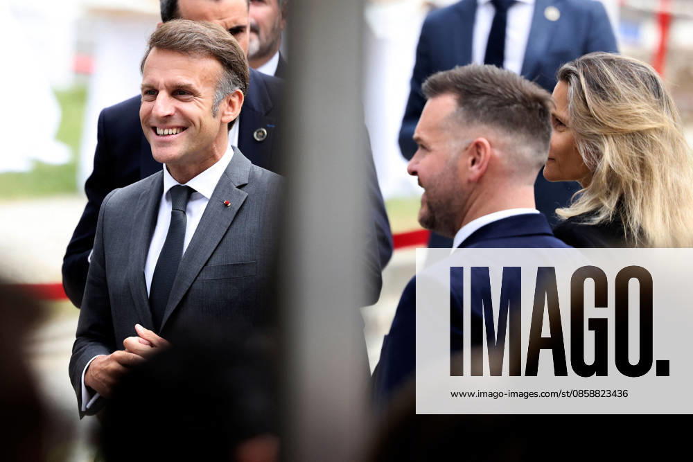 Emmanuel Macron and Brigitte Macron Visit the Robert-Debre Hospital - Paris French President Emmanuel Macron arrives to the foundation stone laying ceremony for the Child Brain Institute (ICE - Institut Robert-Debre du Cerveau de l’Enfant) at the Robert-Debre Hospital in Paris, on June 10, 2026. Photo by Stephane Lemouton Pool ABACAPRESS.COM Paris France