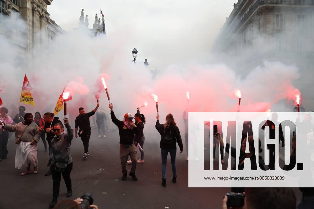 SNCF workers take part in a demonstration during a national strike in Paris PARIS, FRANCE - JUNE 10: SNCF workers take part in a demonstration during a national strike in Paris, France on June 10, 2026. Railway unions called for the action to protest against company reorganizations and working conditions. Mohamad Salaheldin Abdelghani Alsayed Anadolu Paris France. Editorial use only. Please get in touch for any other usage.