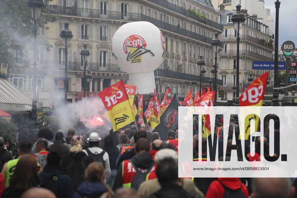 SNCF workers take part in a demonstration during a national strike in Paris PARIS, FRANCE - JUNE 10: SNCF workers take part in a demonstration during a national strike in Paris, France on June 10, 2026. Railway unions called for the action to protest against company reorganizations and working conditions. Mohamad Salaheldin Abdelghani Alsayed Anadolu Paris France. Editorial use only. Please get in touch for any other usage.