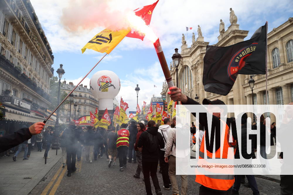 SNCF workers take part in a demonstration during a national strike in Paris PARIS, FRANCE - JUNE 10: SNCF workers take part in a demonstration during a national strike in Paris, France on June 10, 2026. Railway unions called for the action to protest against company reorganizations and working conditions. Mohamad Salaheldin Abdelghani Alsayed Anadolu Paris France. Editorial use only. Please get in touch for any other usage.