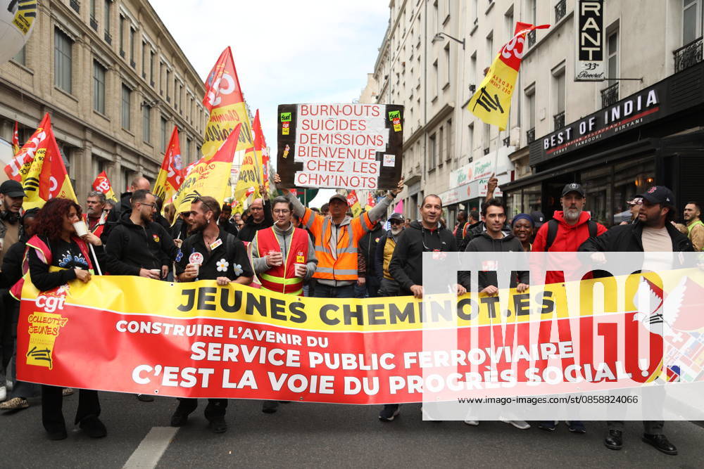 SNCF workers take part in a demonstration during a national strike in Paris PARIS, FRANCE - JUNE 10: SNCF workers take part in a demonstration during a national strike in Paris, France on June 10, 2026. Railway unions called for the action to protest against company reorganizations and working conditions. Mohamad Salaheldin Abdelghani Alsayed Anadolu Paris France. Editorial use only. Please get in touch for any other usage.