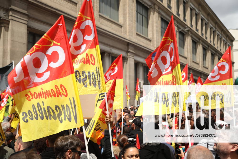 SNCF workers take part in a demonstration during a national strike in Paris PARIS, FRANCE - JUNE 10: SNCF workers take part in a demonstration during a national strike in Paris, France on June 10, 2026. Railway unions called for the action to protest against company reorganizations and working conditions. Mohamad Salaheldin Abdelghani Alsayed Anadolu Paris France. Editorial use only. Please get in touch for any other usage.