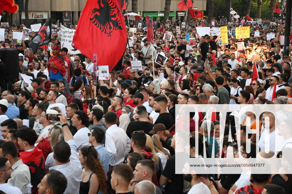 Protests against the Vlora tourism project continue in Albania TIRANA, ALBANIA - JUNE 10: People stage a protest against a planned tourism project in the Zvernec area of Avlonya (Vlora) as they gather at Skanderbeg Square in Tirana, Albania on June 10, 2026. Olsi Shehu Anadolu Tirana Albania. Editorial use only. Please get in touch for any other usage.