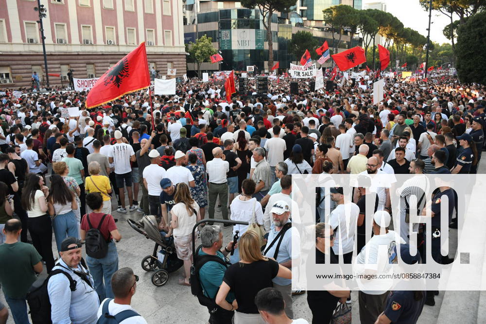 Protests against the Vlora tourism project continue in Albania TIRANA, ALBANIA - JUNE 10: People stage a protest against a planned tourism project in the Zvernec area of Avlonya (Vlora) as they gather at Skanderbeg Square in Tirana, Albania on June 10, 2026. Olsi Shehu Anadolu Tirana Albania. Editorial use only. Please get in touch for any other usage.