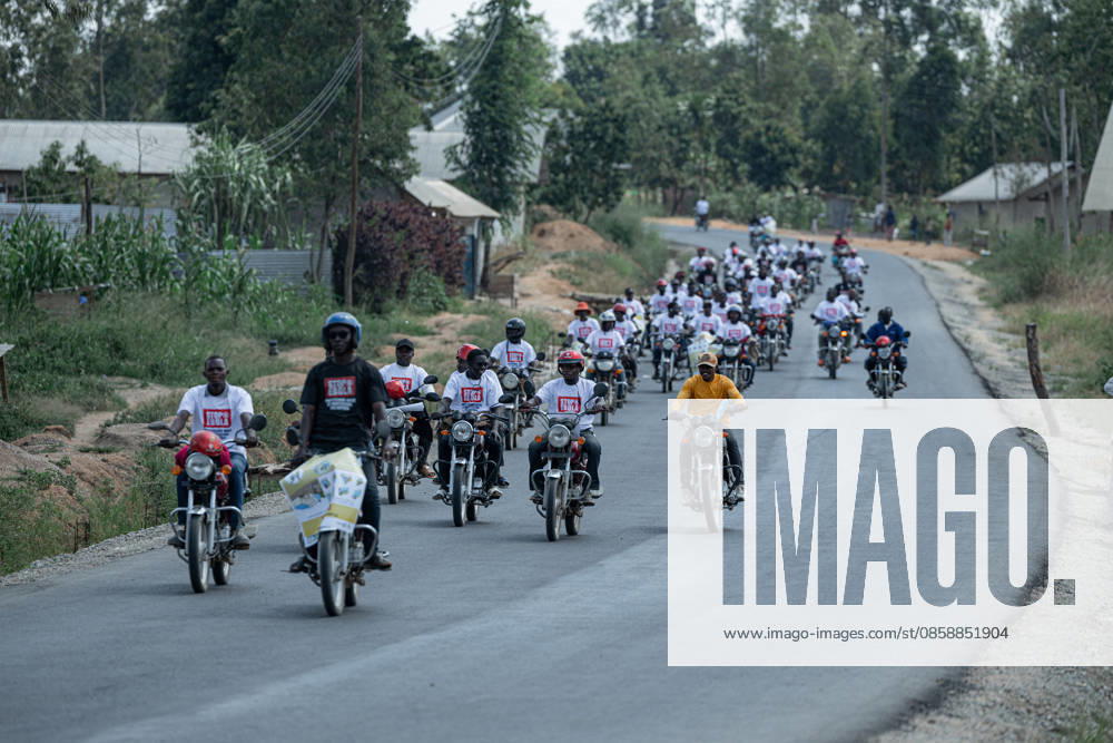 Demokratik Kongo Cumhuriyeti nde, Ebola salginina karsi farkindalik konvoyu BUNIA, DEMOCRATIC REPUBLIC OF THE CONGO - JUNE 10: Motorcycle riders take part in an awareness convoy organized by the World Health Organization (WHO) to educate the public about the Ebola virus in Bunia, Ituri province, Democratic Republic of the Congo, on June 10, 2026. Wearing t-shirts that read Stop Ebola in English and carrying banners with preventive health measures, the Congolese riders paraded through the city streets to raise community awareness amidst a recent outbreak of the Ebola strain. Stringer Anadolu Bunia Democratic Republic of the Congo. Editorial use only. Please get in touch for any other usage.