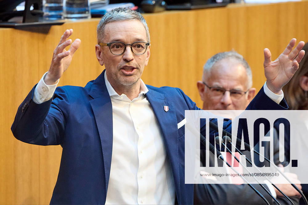 - Wien 11.06.2026 - Debatte Budget Österreichisches Parlament - Der Nationalrat trat heute im Hohen Haus zu einer regluären Nationalratssitzung zusammen. Haupthema war die gestrige Budgetrede des Finanzministers und die Debatte darüber. PHOTO: Finanzminister Markus Marterbauer (SPÖ) auf der Regierungsbank. FPÖ-Bundesparteiobmann Herbert Kickl (L) am Rednerpult. Vienna (AUSTRIA) - Austrian Parliament National Council session - The National Council met today in Parliament for a regular National Council session. The topic of the plenary session was the Budget Speech by the Austrian Minister of Finance. Budget, Finanzen, Staatsfinanzen, Geld, Steuern, Ausgaben, Einnahmen, Regierung, echtes Dopelbudet 2027 28 , 2028, Schulden, Nationa